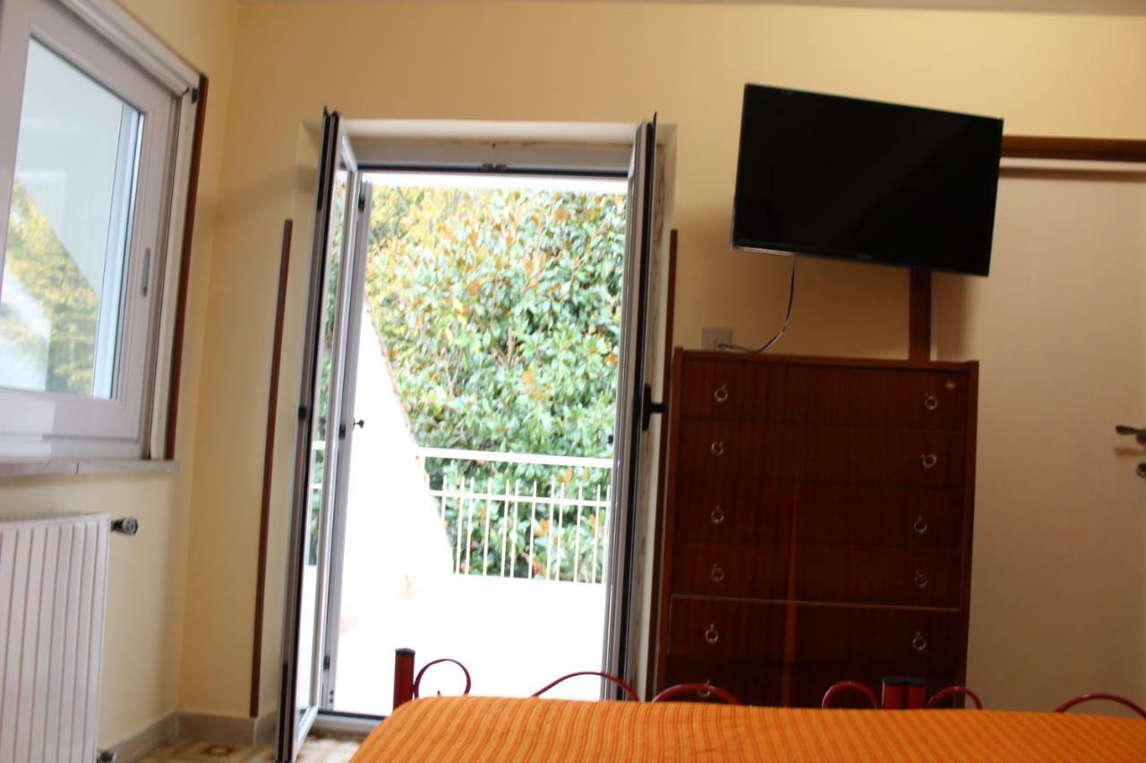 Residenzadelia Bed and Breakfast Ronciglione  Buitenkant foto